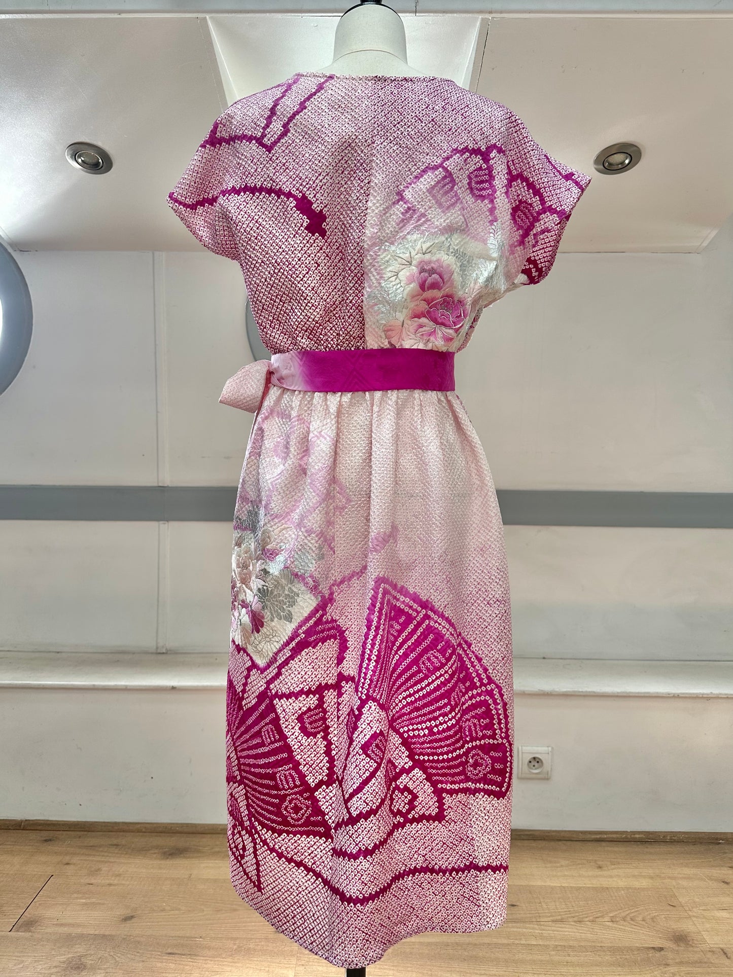 Silk Kimono dress, Furisode 振袖, Handcrafted, Upcyced #pre Furisode2