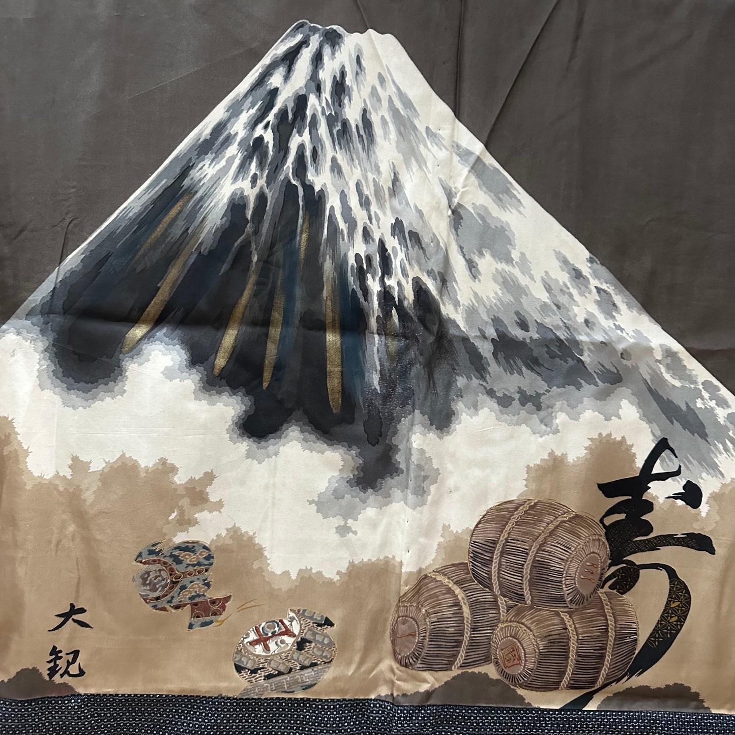 Vintage men’s Haori, Kimono jacket, Mount Fuji and bags of rice 富士山と米俵