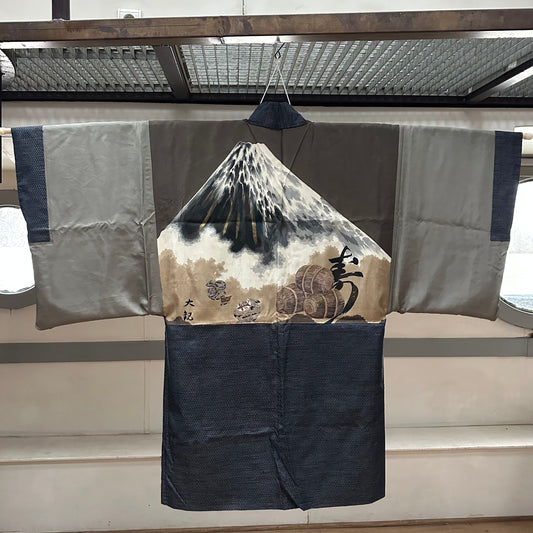 Vintage men’s Haori, Kimono jacket, Mount Fuji and bags of rice 富士山と米俵