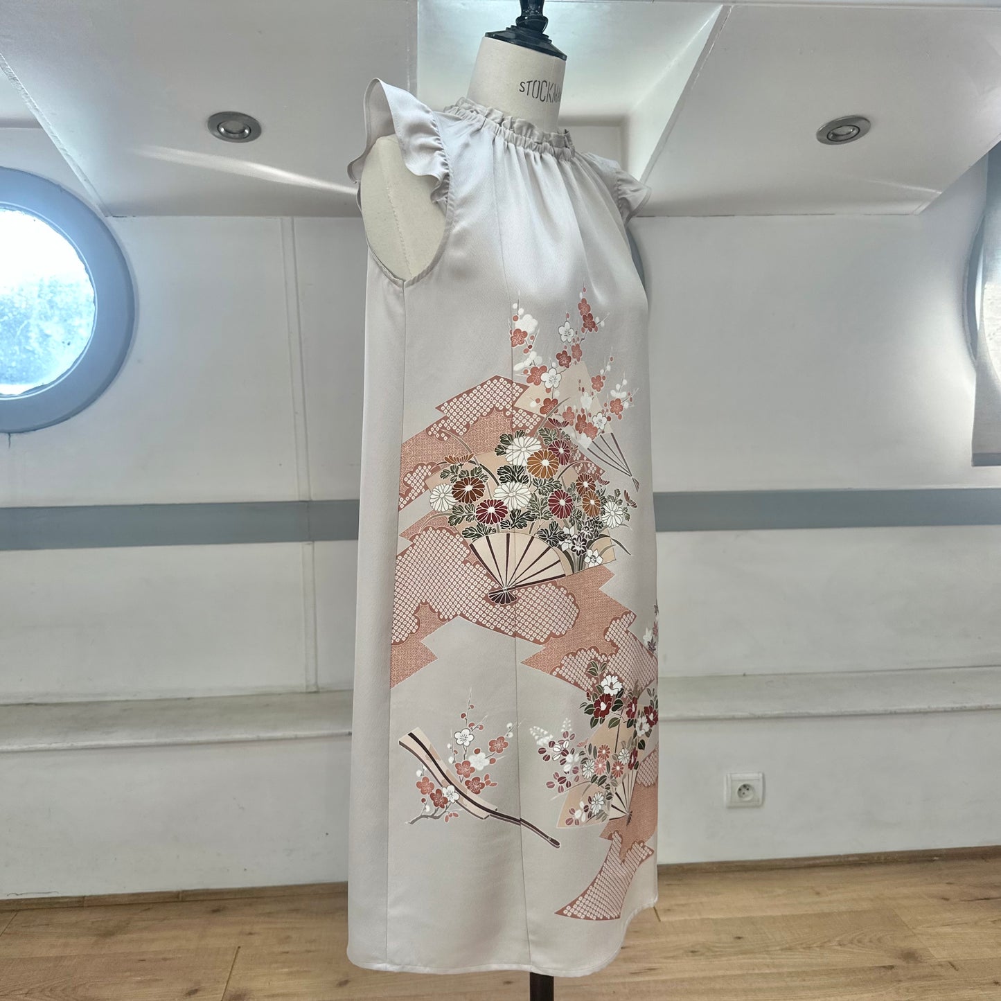 Silk Kimono dress, Houmongi 訪問着, Handcrafted, Upcyced #pre Furisode3