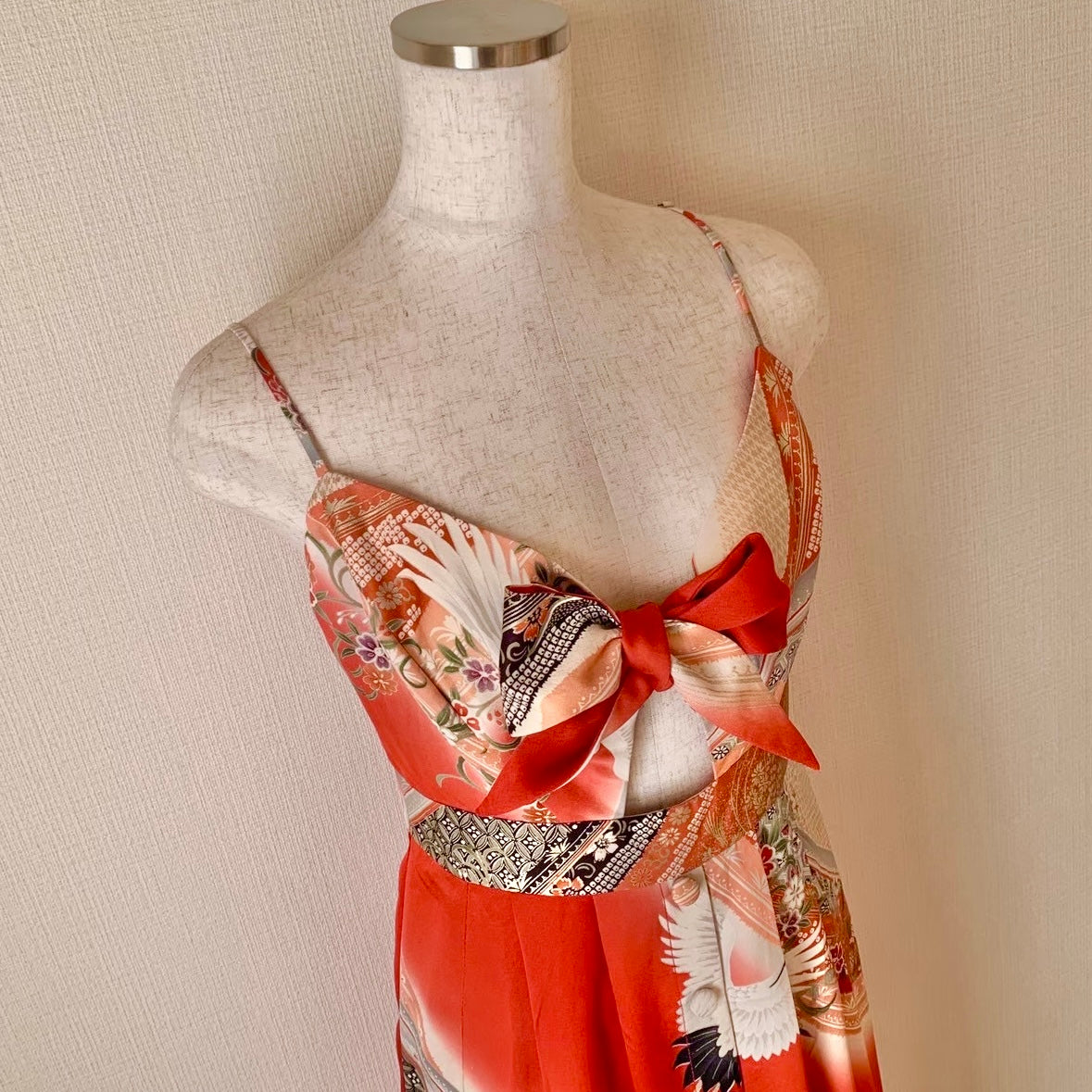 Kimono robe en soie, Furisode 振袖, fabriquée à la main, upcyclée, #pre72