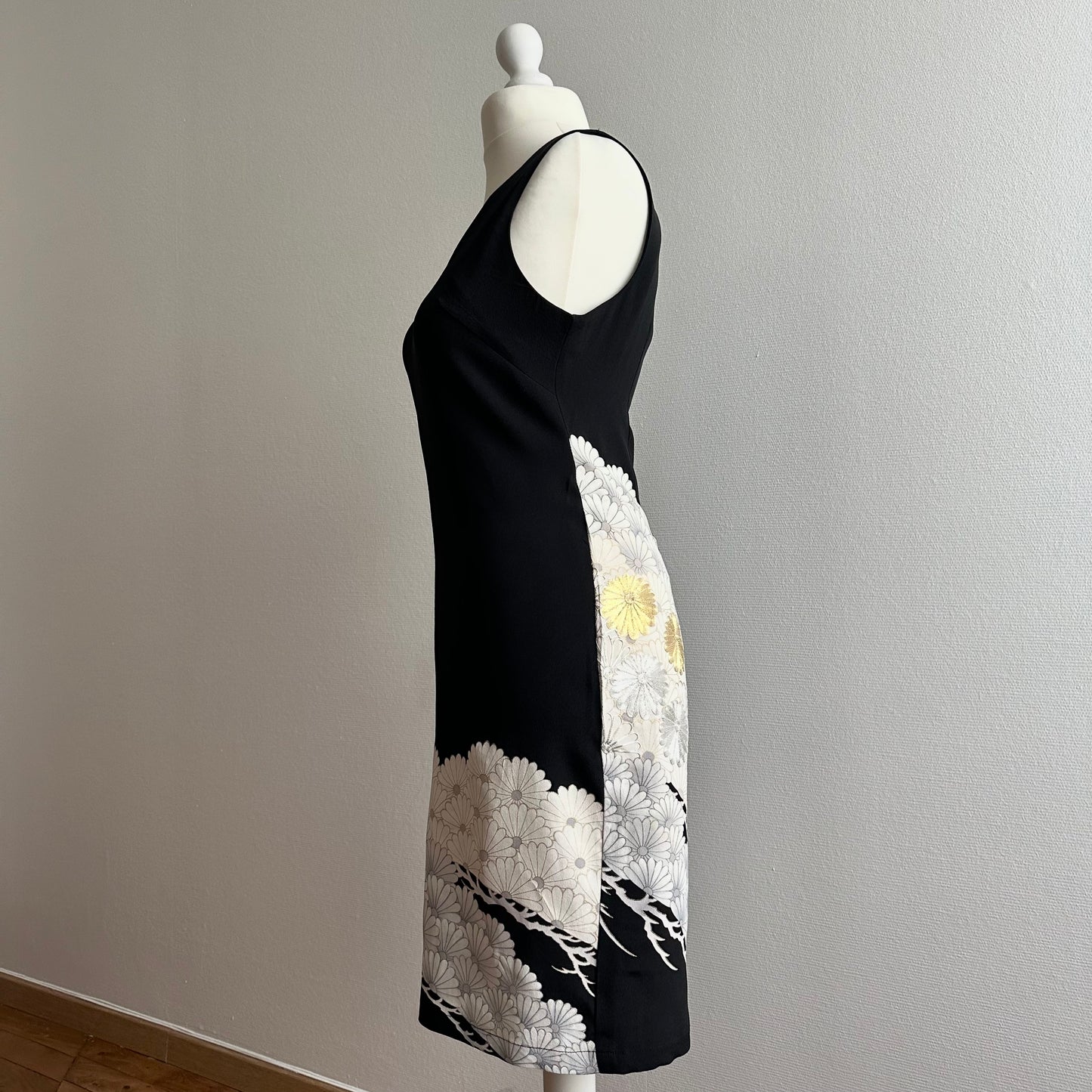 Silk Kimono dress, Tomesode 黒留袖, hand crafted, Upcycled, #pre29