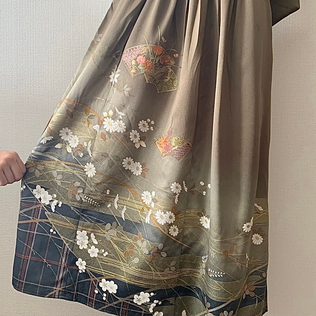 Kimono robe en soie, Houmongi 訪問着, fabriquée à la main, upcyclée, #pre57