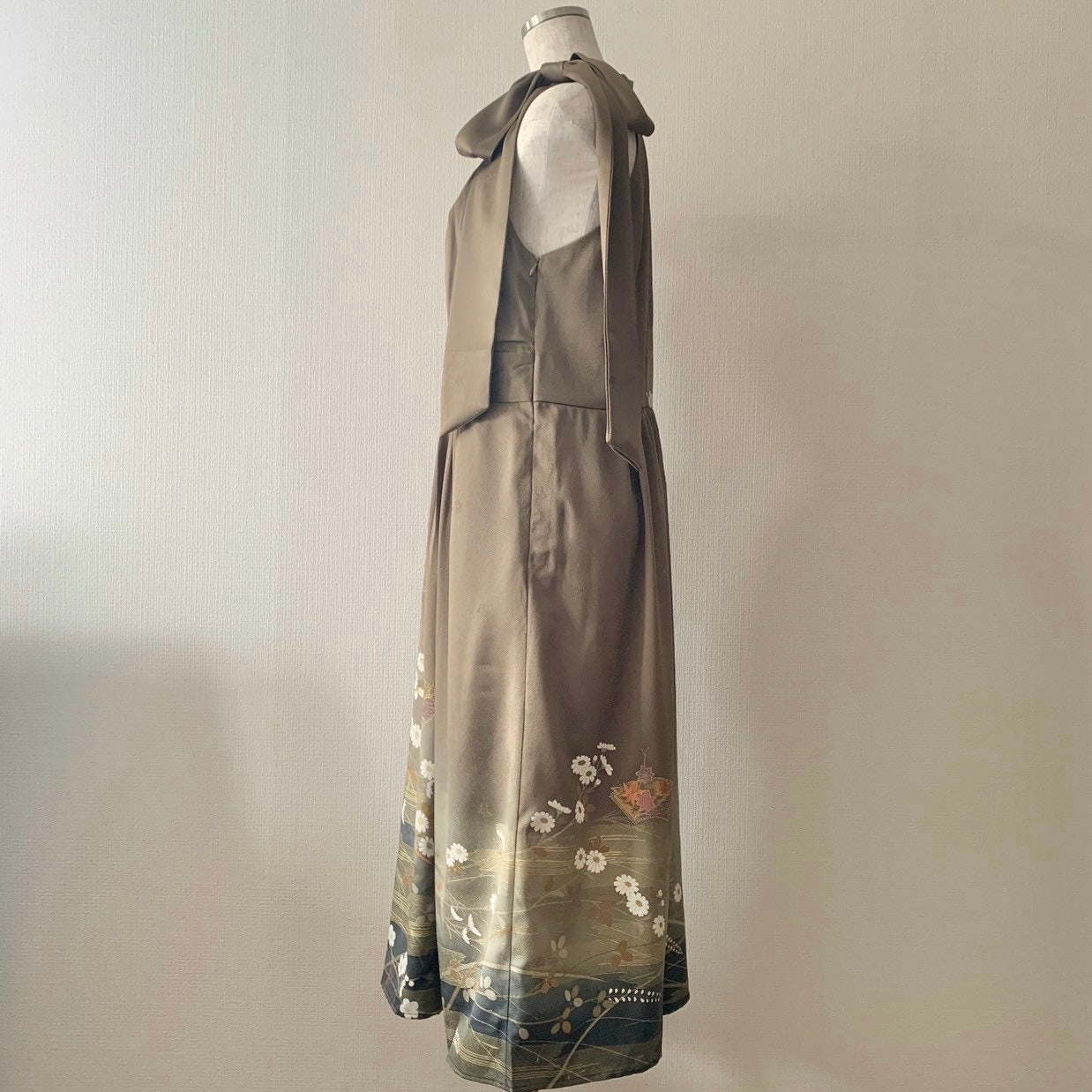 Kimono robe en soie, Houmongi 訪問着, fabriquée à la main, upcyclée, #pre57