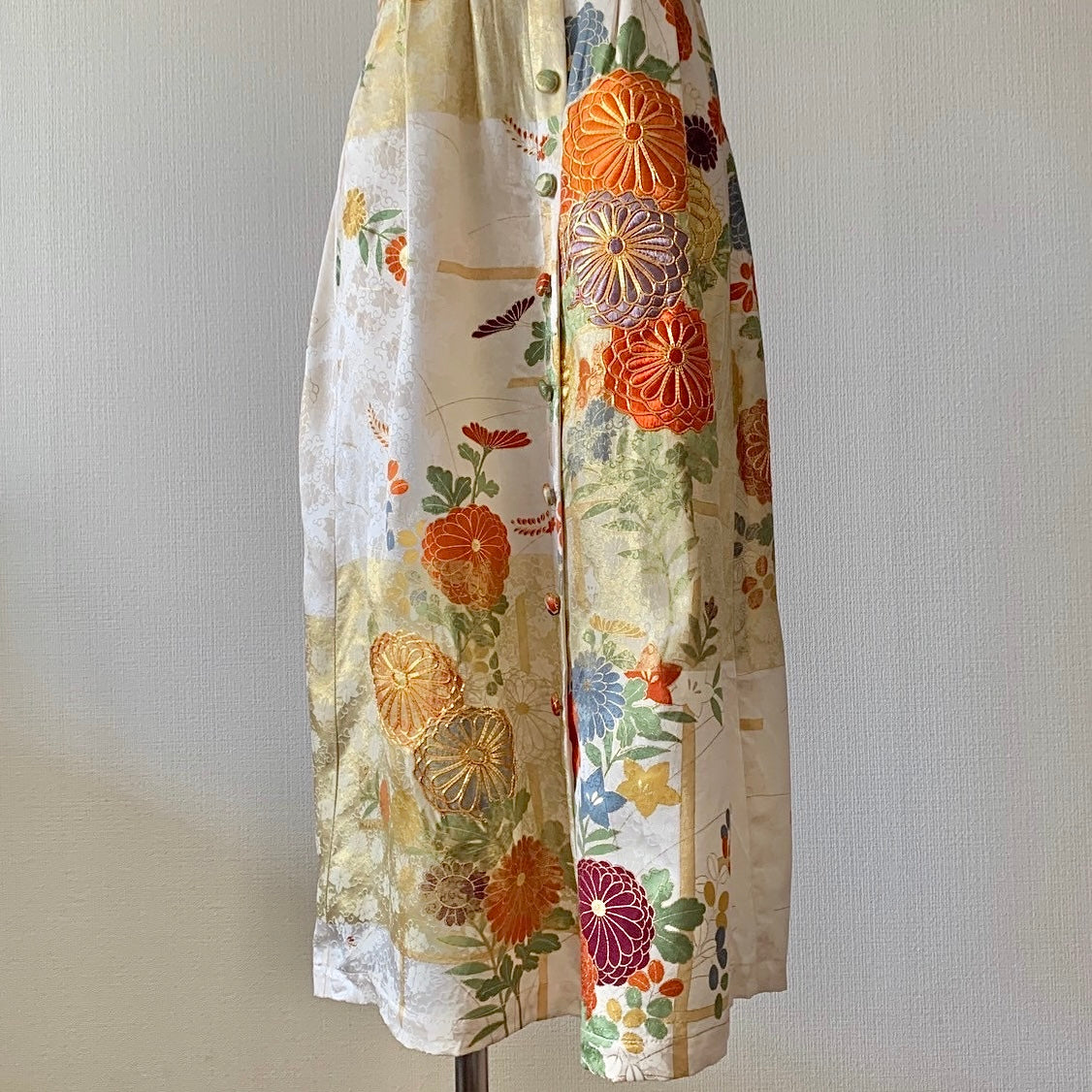 Kimono robe en soie, Furisode 振袖, fabriquée à la main, upcyclée, #pre58