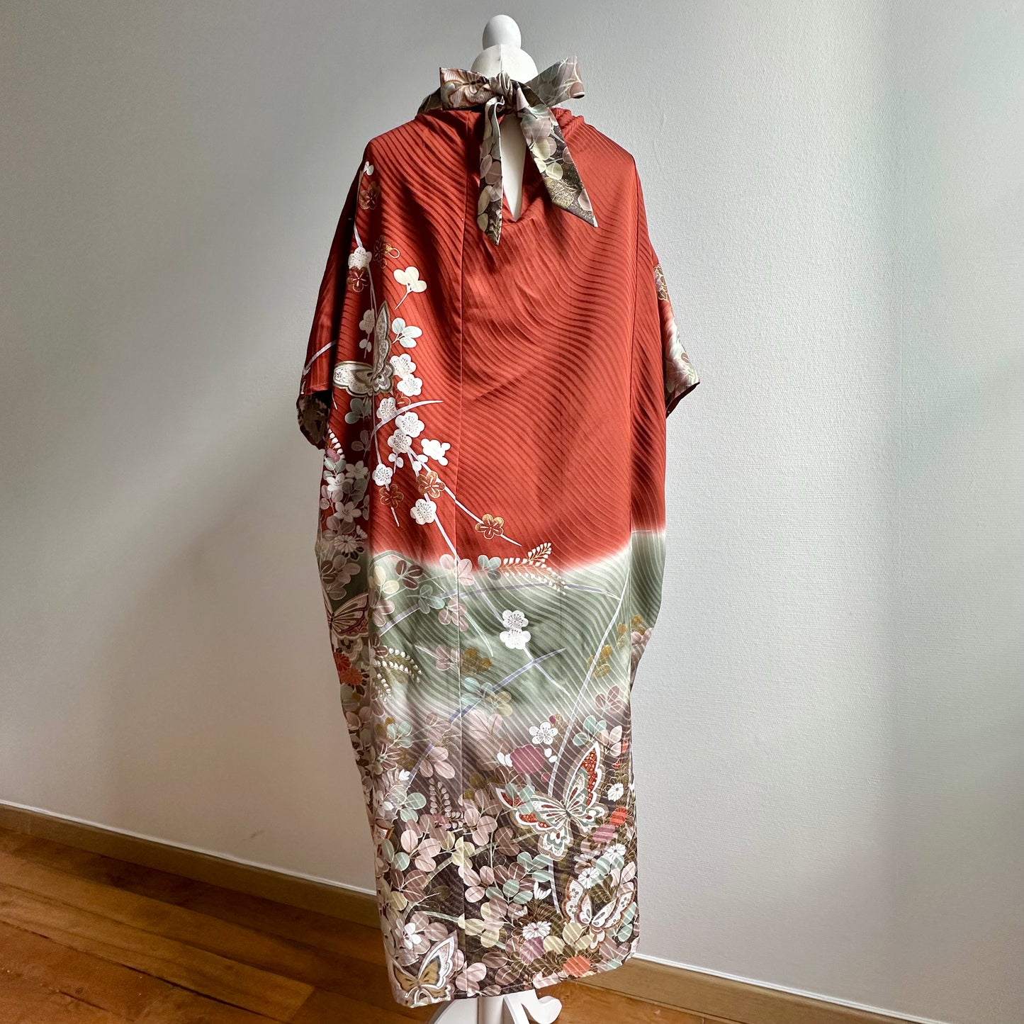 Silk Kimono dress, Kaftan style, one size, Furisode 振袖, hand crafted, Upcycled, #pre21