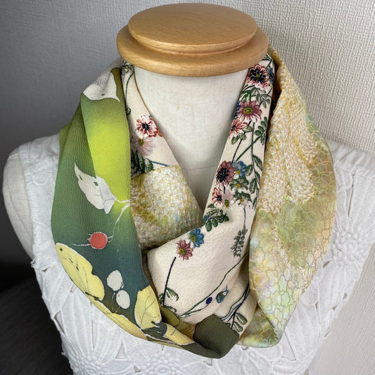Écharpe kimono infinie en soie, fabriquée à la main, recyclée, jaune vert